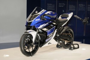 Yamaha R25 superbike